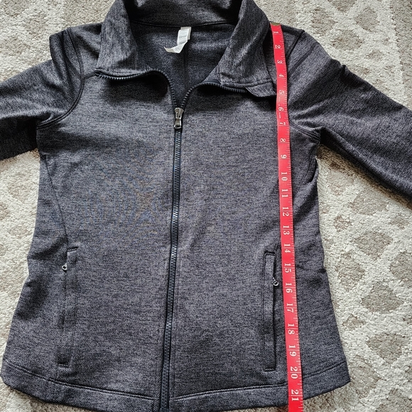 Under Armour Studio Lux Fitted Jacket - Picture 11 of 12